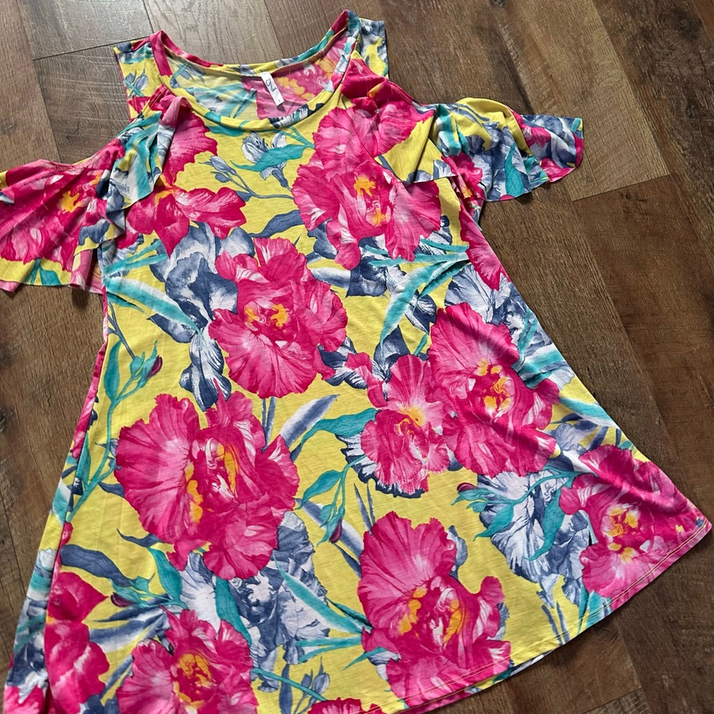 Women's Q Lee Floral Cold Shoulder Tee L Yellow Pink
